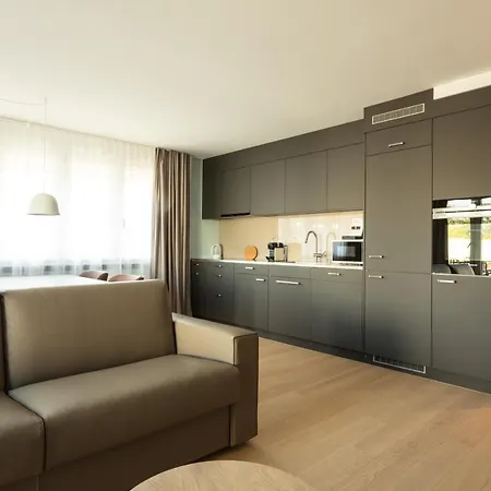 Ema House Serviced Superior Downtown Lägenhet *