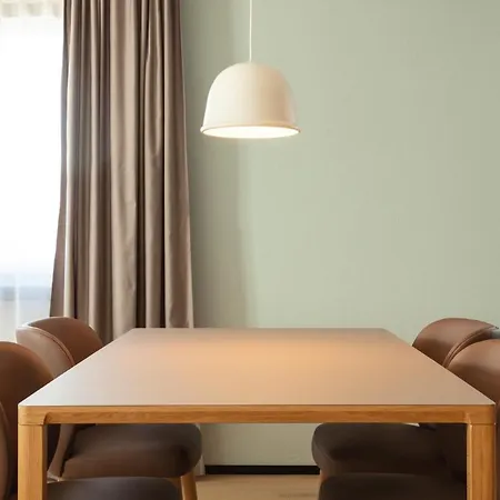 Διαμέρισμα Ema House Serviced Superior Downtown *