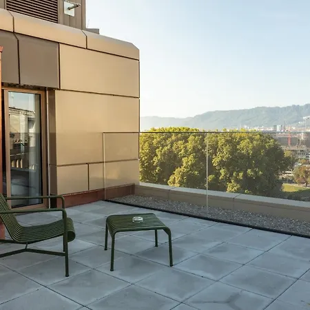 Ema House Serviced Superior Downtown Lejlighed