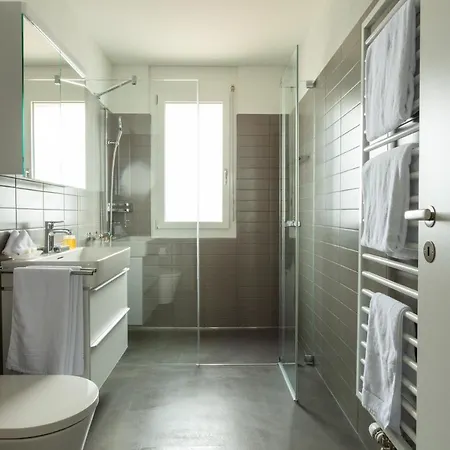 Ema House Serviced Superior Downtown Apartamento