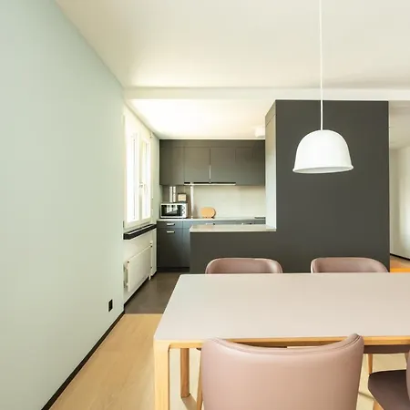 公寓 Ema House Serviced Superior Downtown