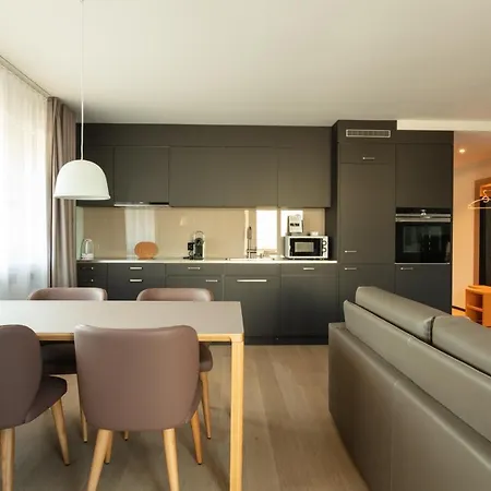 Ema House Serviced Superior Downtown *