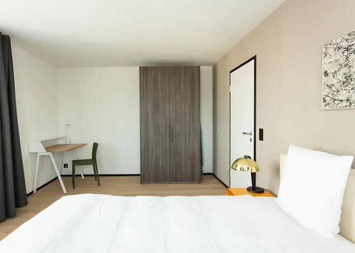 Ema House Serviced Superior Downtown Lägenhet