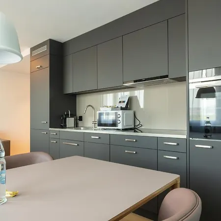 Daire Ema House Serviced Superior Downtown